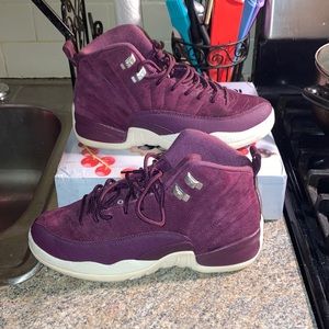 Gently worn Burgundy Jordan 12’s